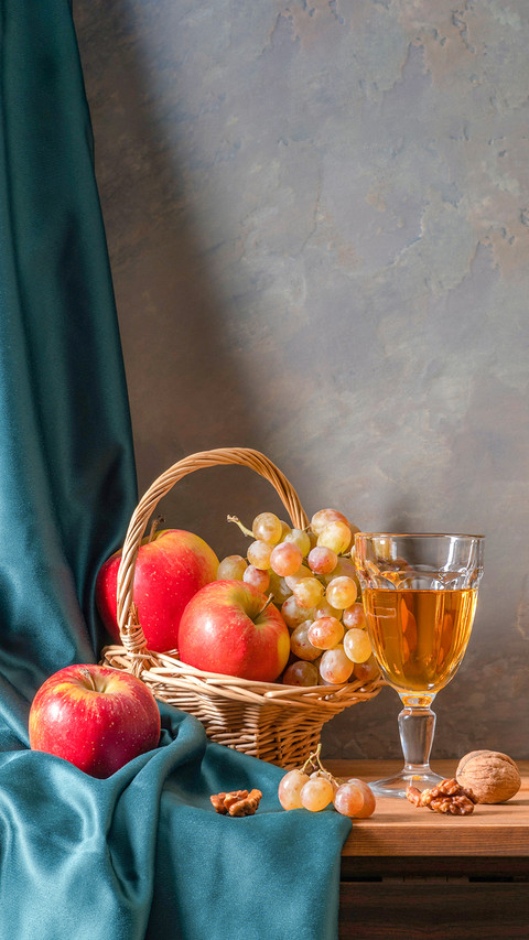Still life with fruit and wine screenshot