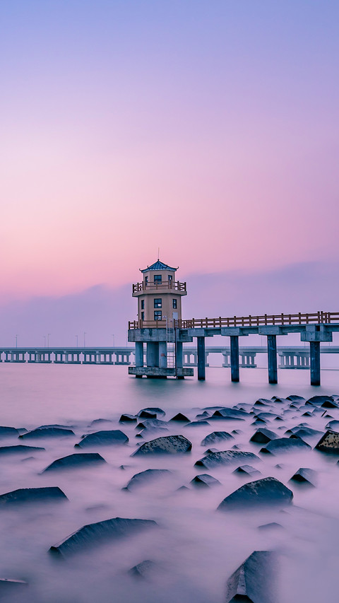 In the misty morning, the bridge is the east coast bridge screenshot