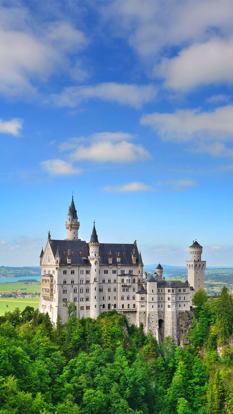 Neuschwanstein Castle the Famous Castle in Germany screenshot