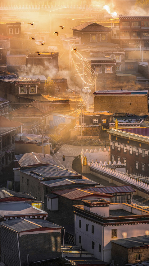 Clear the morning mist and see the village screenshot