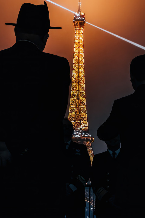 Eiffel at Night screenshot