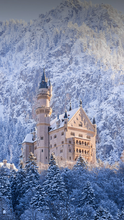 White Church Under The Snow Mountain screenshot