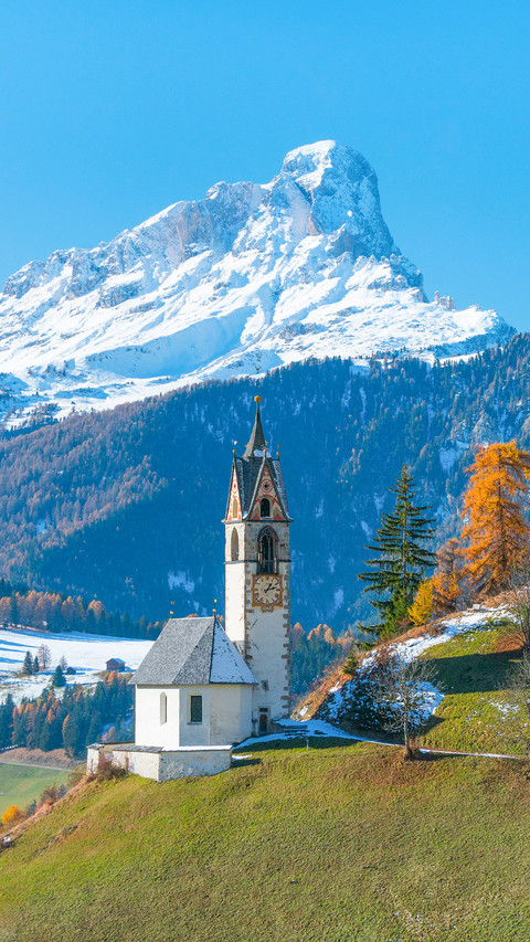 Church in La Val in South Tyrol in Dolomites mountain screenshot