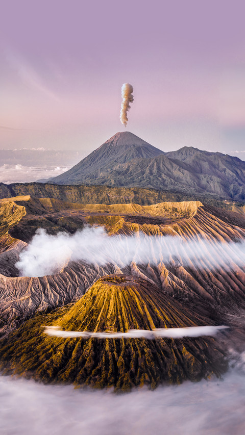 Go to bromo to feel the heartbeat of the earth 2 screenshot