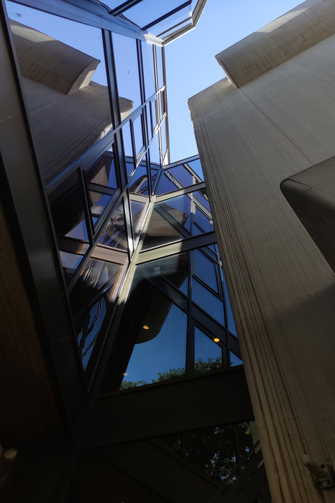 building.jpg screenshot