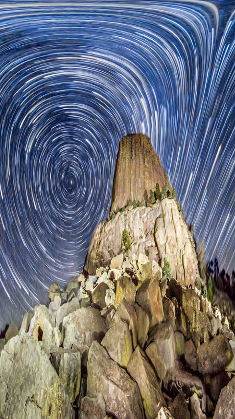 摄影师拍摄涡状星空 screenshot