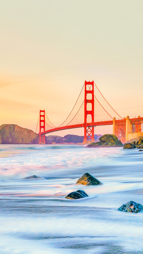 Golden Gate Bridge in San Francisco, California at sunset screenshot