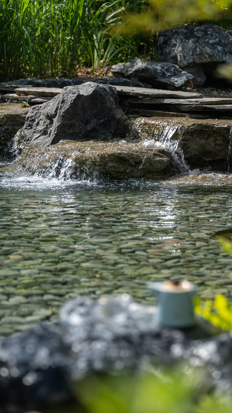 The tea smoke by the stream is as quiet as zen screenshot