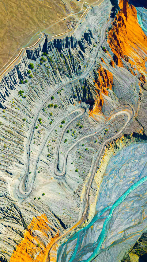 Van gogh style colorful canyon screenshot