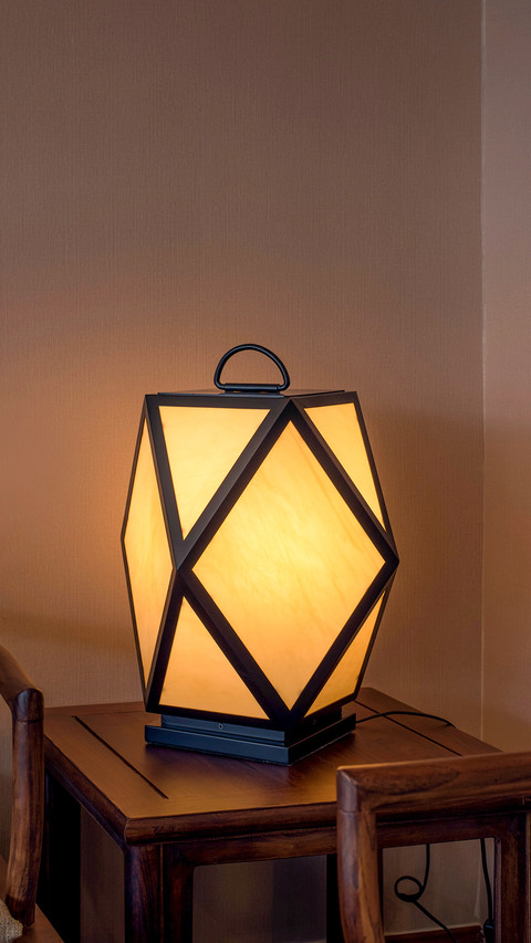 Beautiful table lamp screenshot