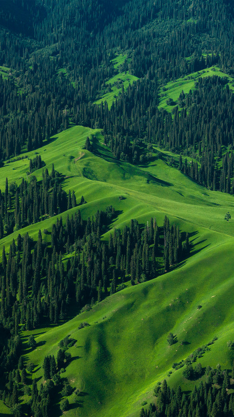 The scenery of tianshan mountains in xinjiang screenshot