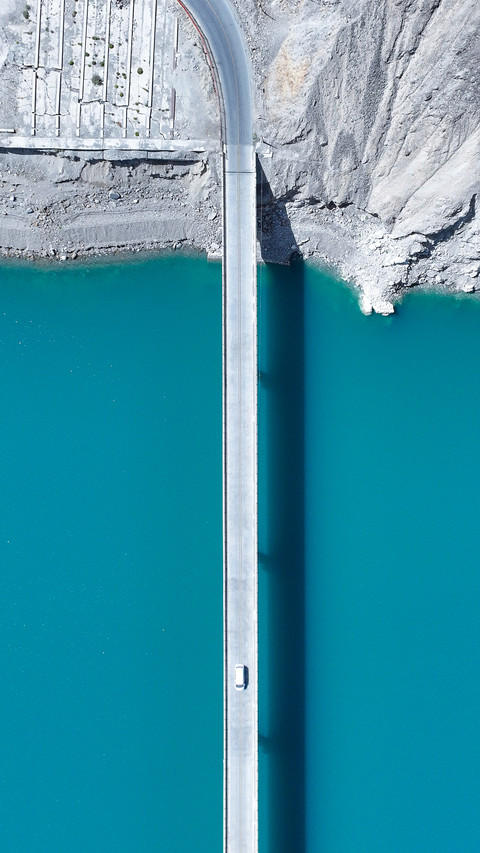 Sapphire on the pamir plateau screenshot