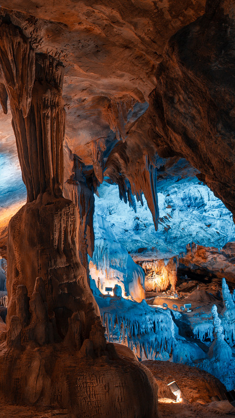 Stalagmites in tiandong scenic area screenshot