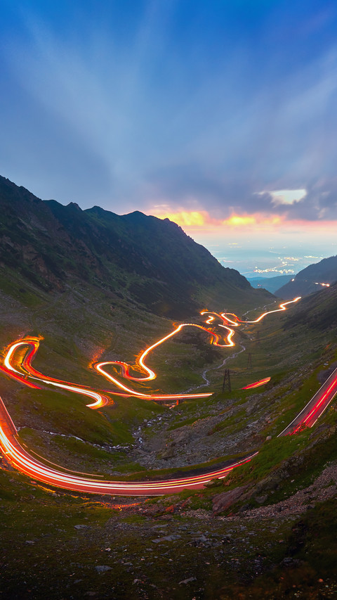 Winding Road in The Valley screenshot