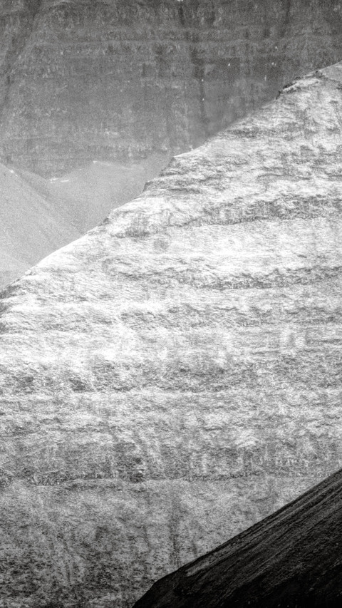 Iceland black and white cliff contrast screenshot