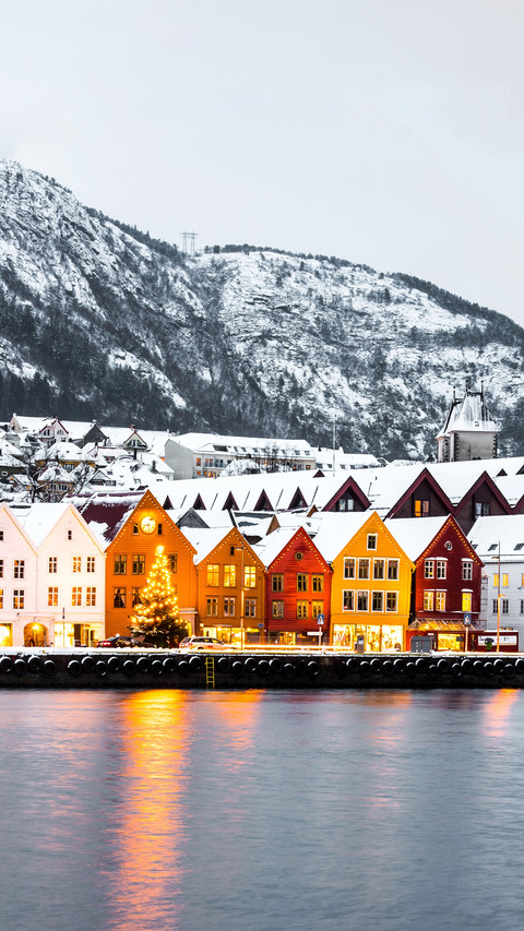 Norwegian Colorful Harbor screenshot