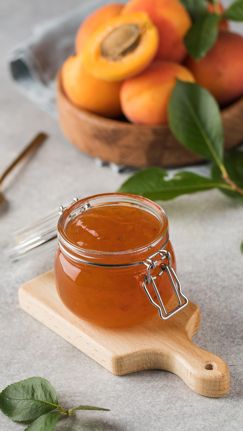 Nutritious and delicious apricot jam screenshot