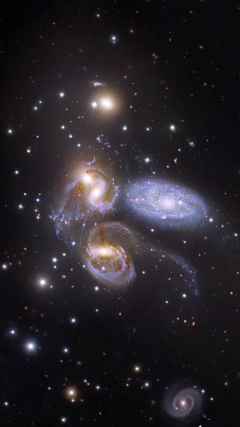 A band from the depths of the universe screenshot