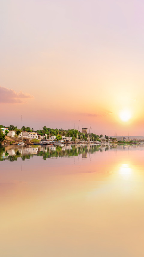 Beautiful sunset scenery of the Nile river screenshot