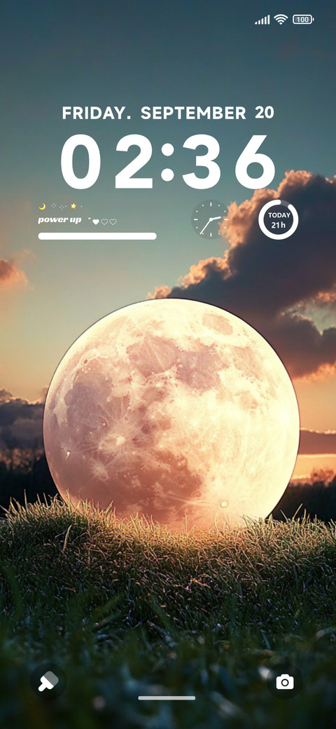 A superlarge moon screenshot