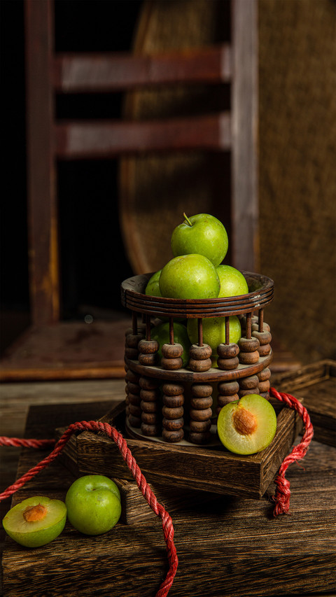 Sweet and refreshing green plums screenshot