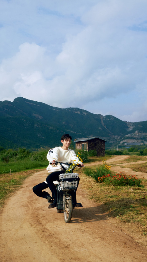 张一山 叫我一山傍水 screenshot