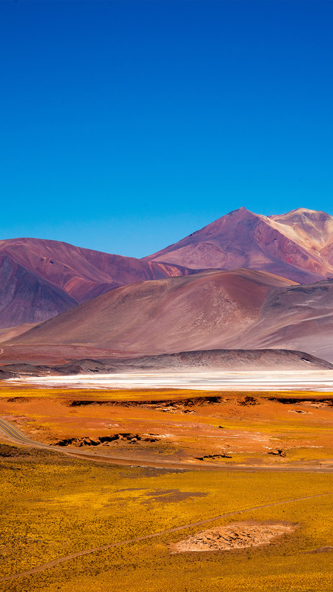 Dormant volcanoes and lakes screenshot