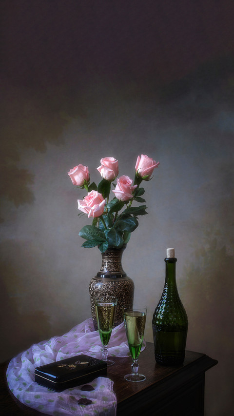 Still life with bouquet of delicate pink roses screenshot