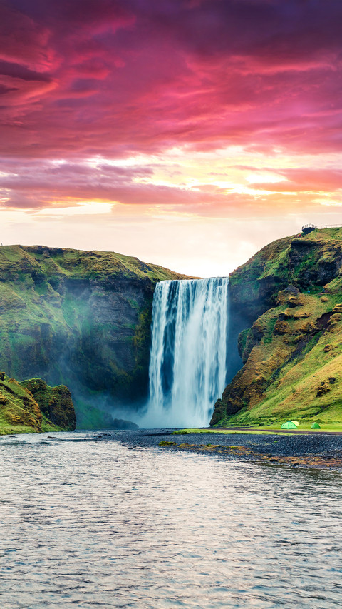 Dramatic summer view of Skogafoss Waterfall on Skoga river screenshot