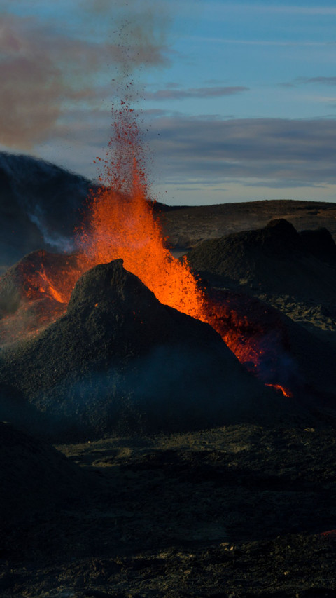 Beauty of Icelandic volcanoes screenshot