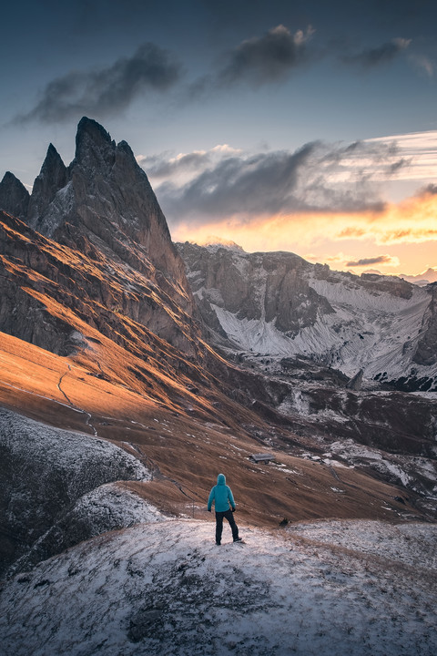 Sunrise and Autumn Snow screenshot