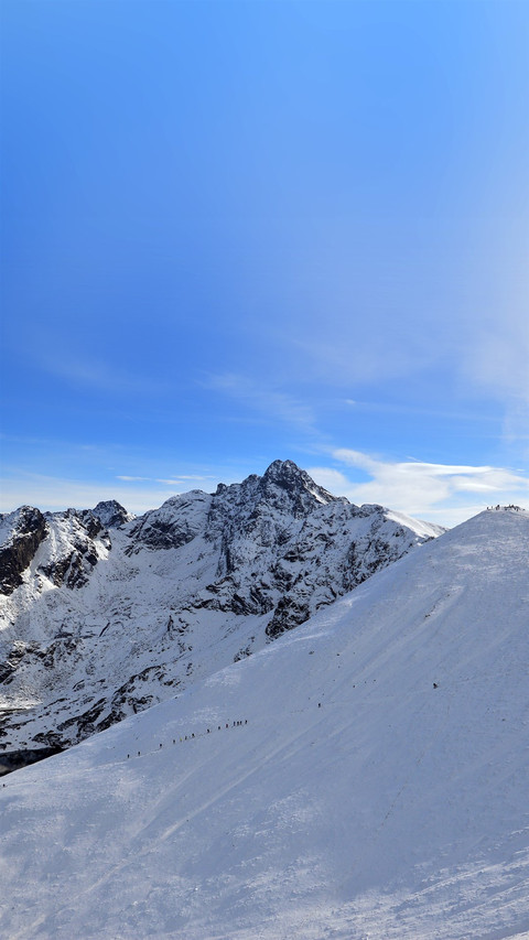 山峦风景 screenshot