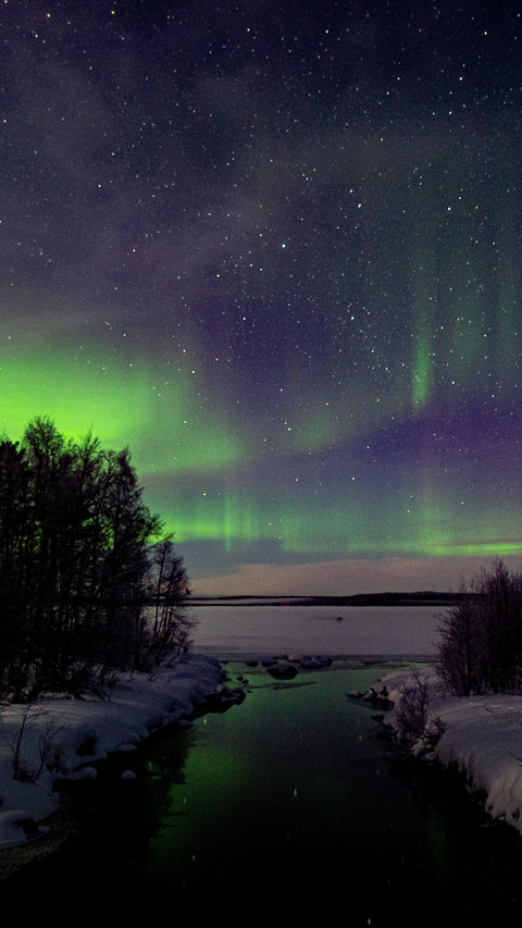 Green northern lights screenshot