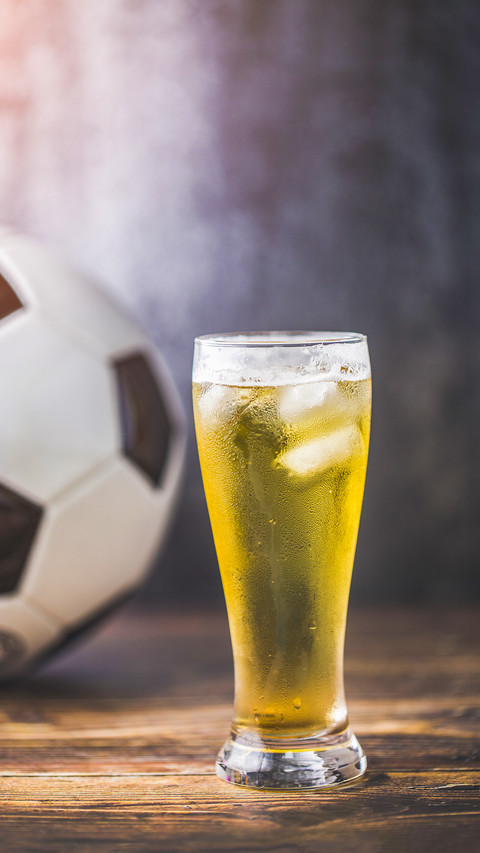 The blurred football background screenshot