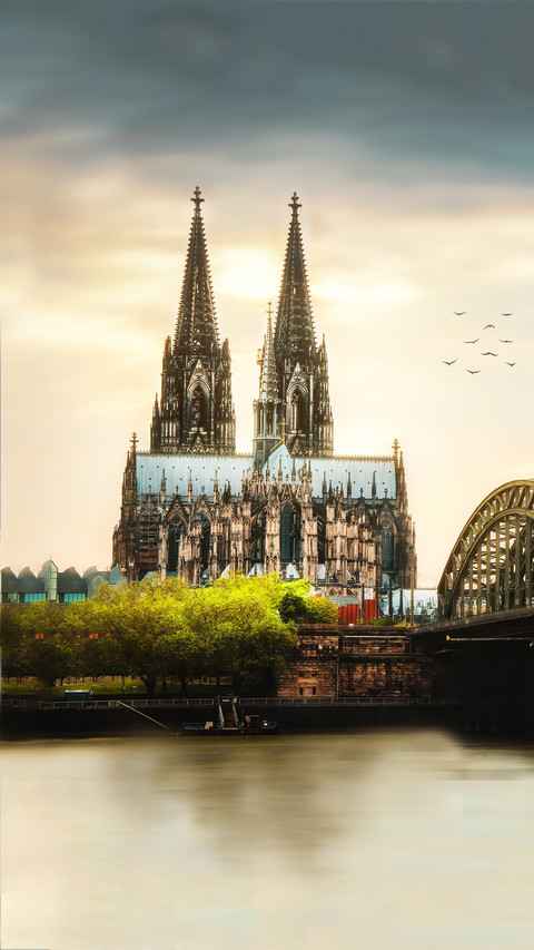 The perfect example of gothic church architecture screenshot