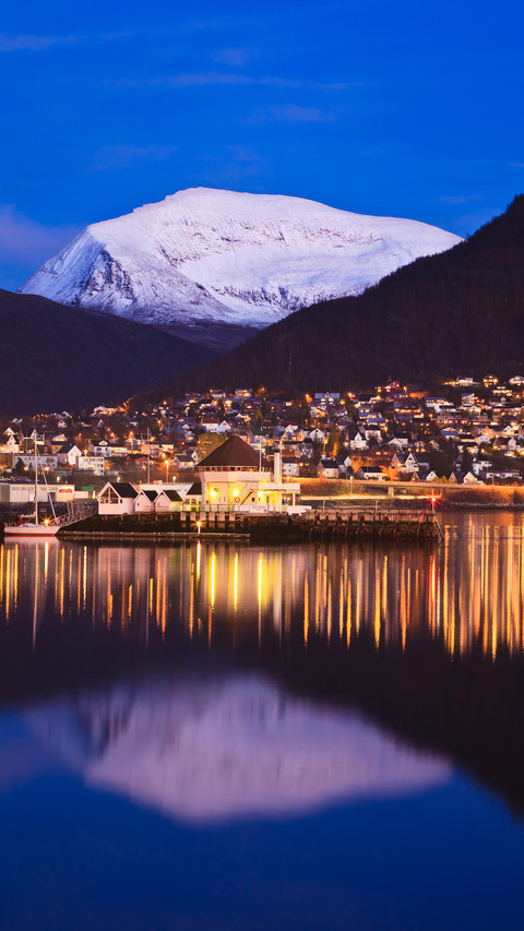 Fairy tale Nordic town Norway 40 screenshot