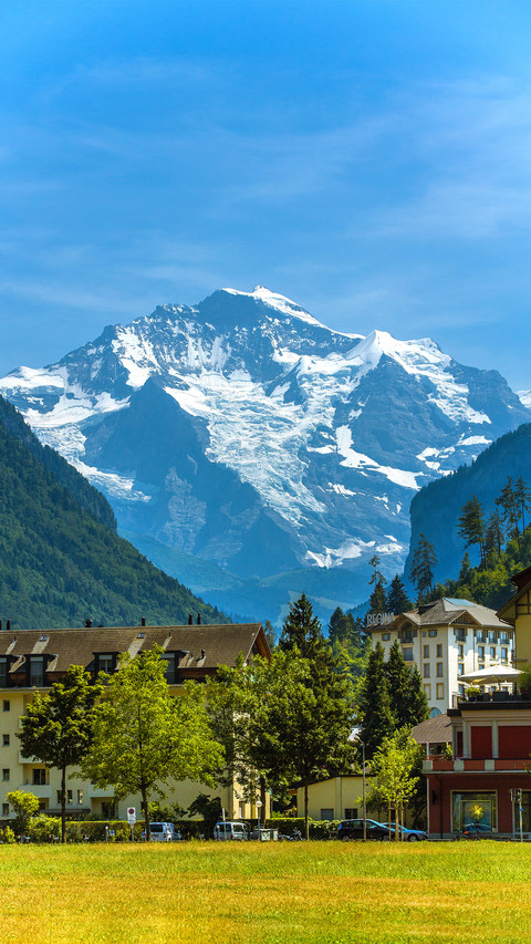 The bernese oberland in switzerland screenshot