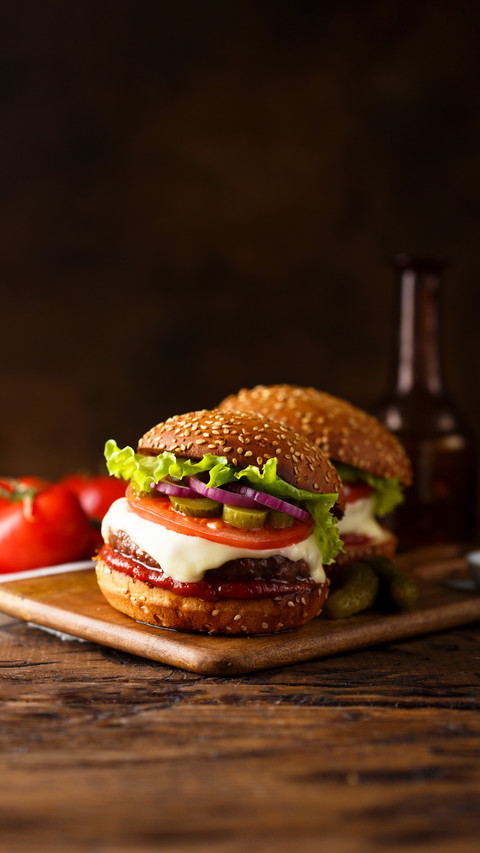 Homemade classic cheeseburger screenshot