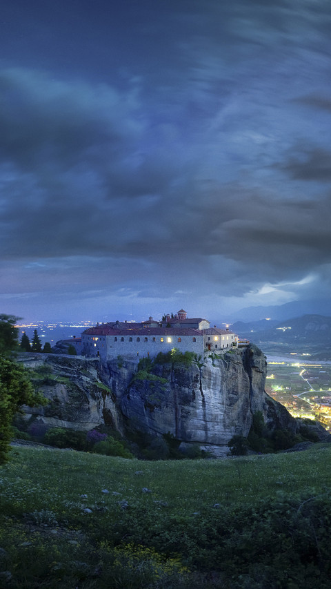 Night in Meteora screenshot