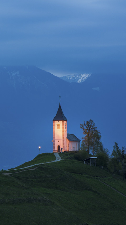 St. Primoz Church on Hilltop screenshot
