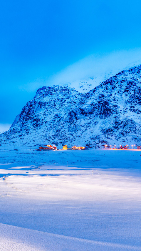 Snowy dusk above the Arctic Circle in Lofoten Islands screenshot