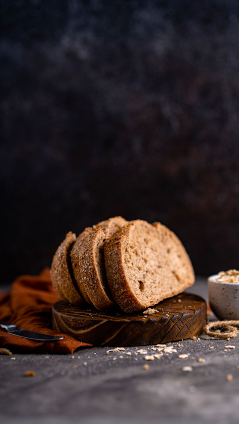 Sliced German rye bread screenshot