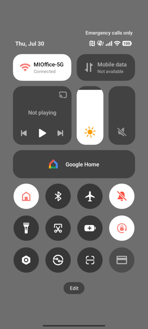 Gray Dot Girl screenshot
