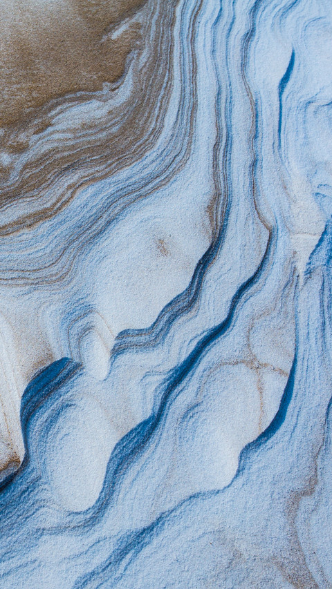 Beautiful patterns of snow and yellow sand screenshot
