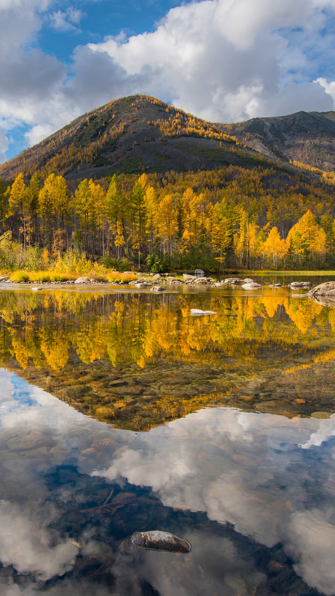There is a type of autumn called Lake Baikal 8 screenshot