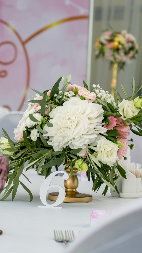 How to Dress Up a Wedding with Flowers 1 screenshot