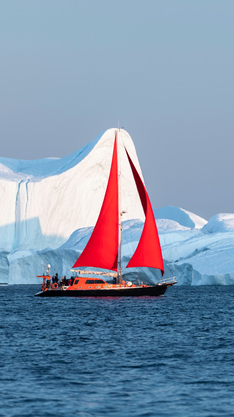 Red Canvas on Iceberg's Stage screenshot