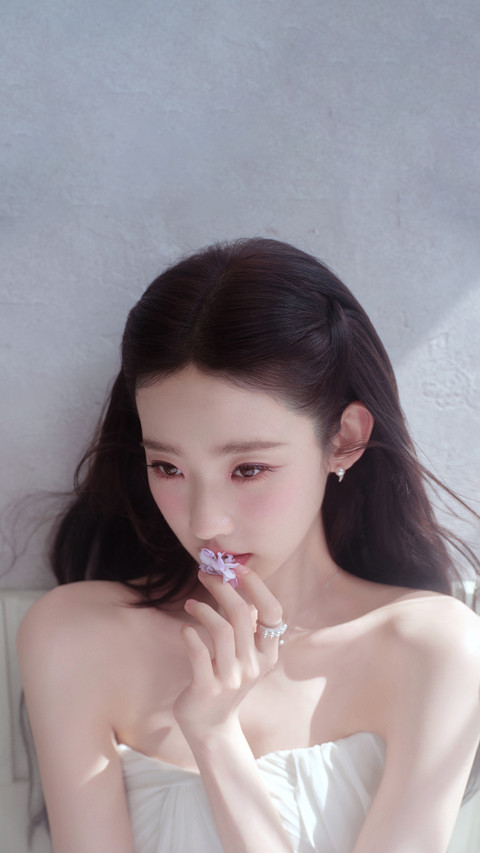 张艺凡 纯白茉莉花 screenshot