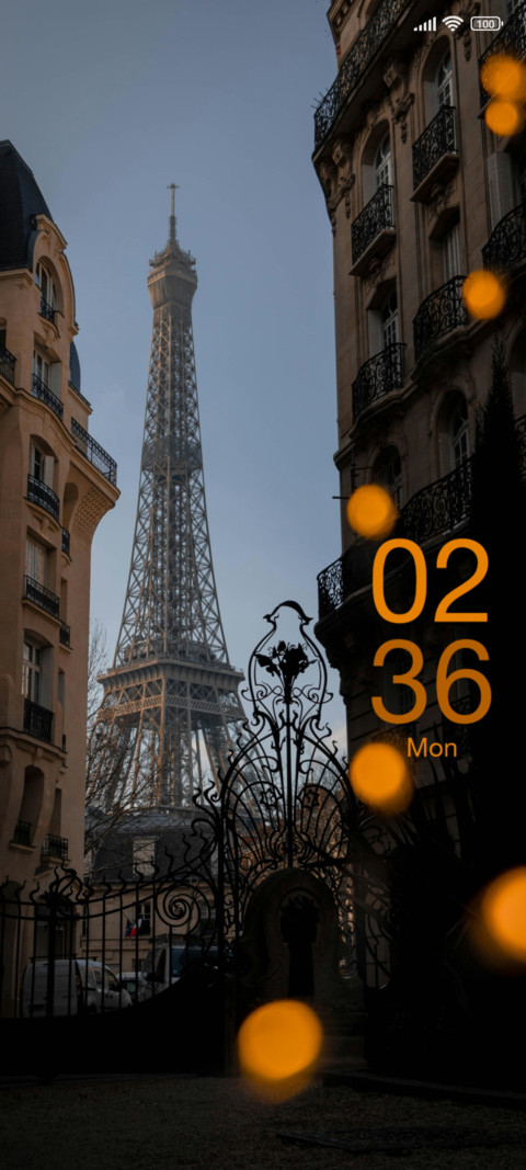 Eiffel Tower Sky screenshot
