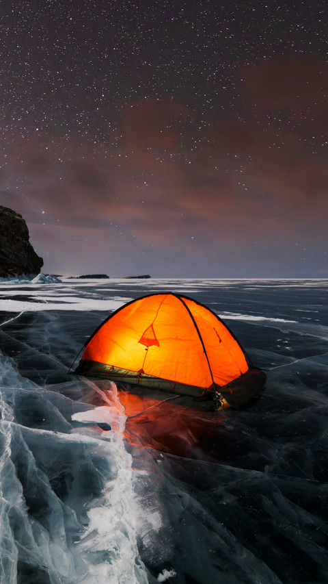 Overnight in a tent by an ice lake screenshot